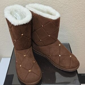 Shoe Dazzle Brown Quilted Winter Boots